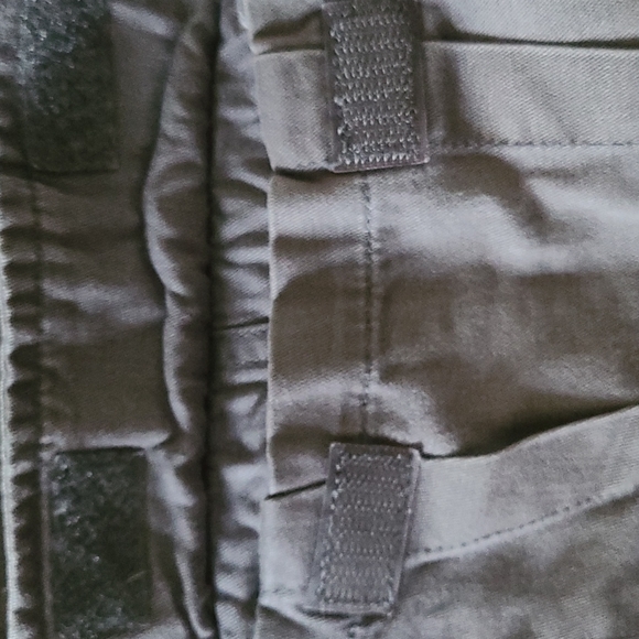 Rusty cargo shorts - Picture 7 of 10